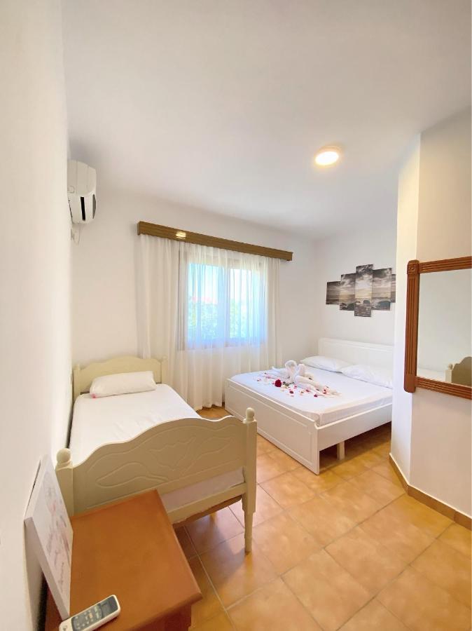 Hotel Vila Arlind Vlorë Exterior foto