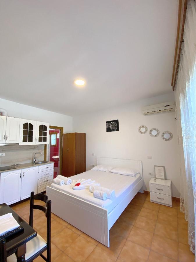 Hotel Vila Arlind Vlorë Exterior foto