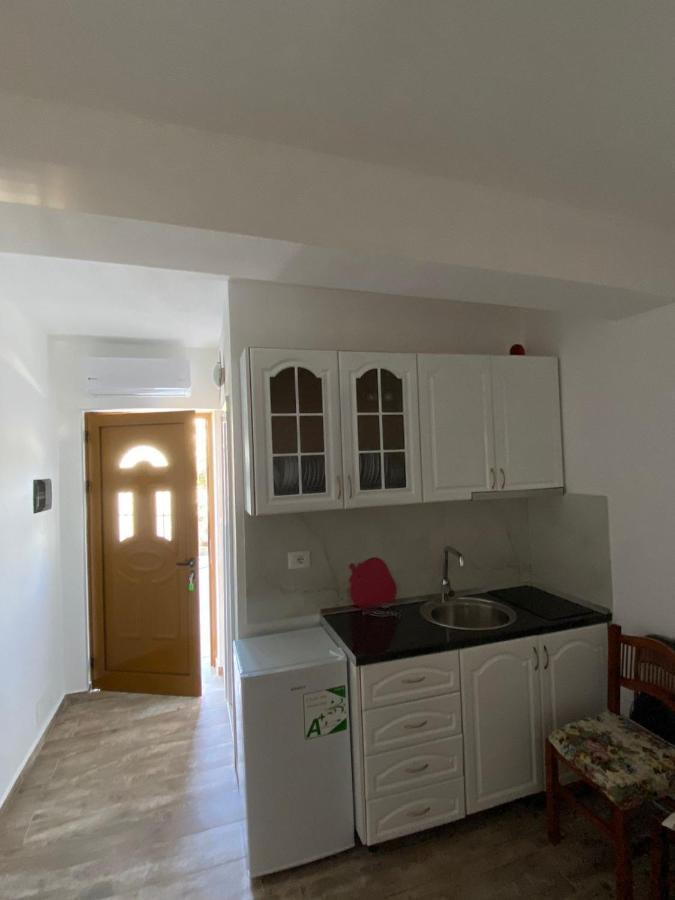Hotel Vila Arlind Vlorë Exterior foto